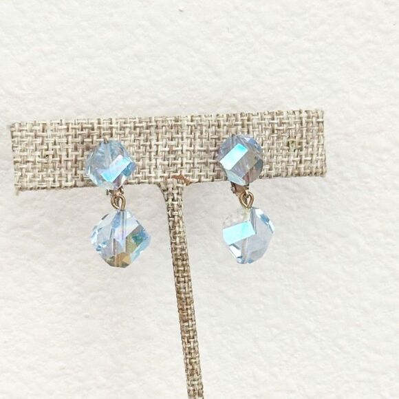 Ice Blue Bead Dangle Clip On Earrings Faceted Crystal Vogue Jewelry - Picture 5 of 5